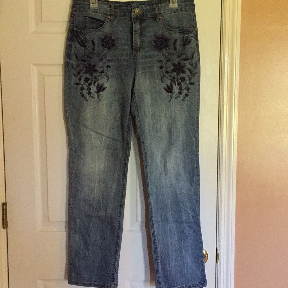 Bandolino embroidered jeans